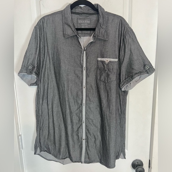 Guess Men’s Casual Short Sleeve Button Down - Picture 1 of 5